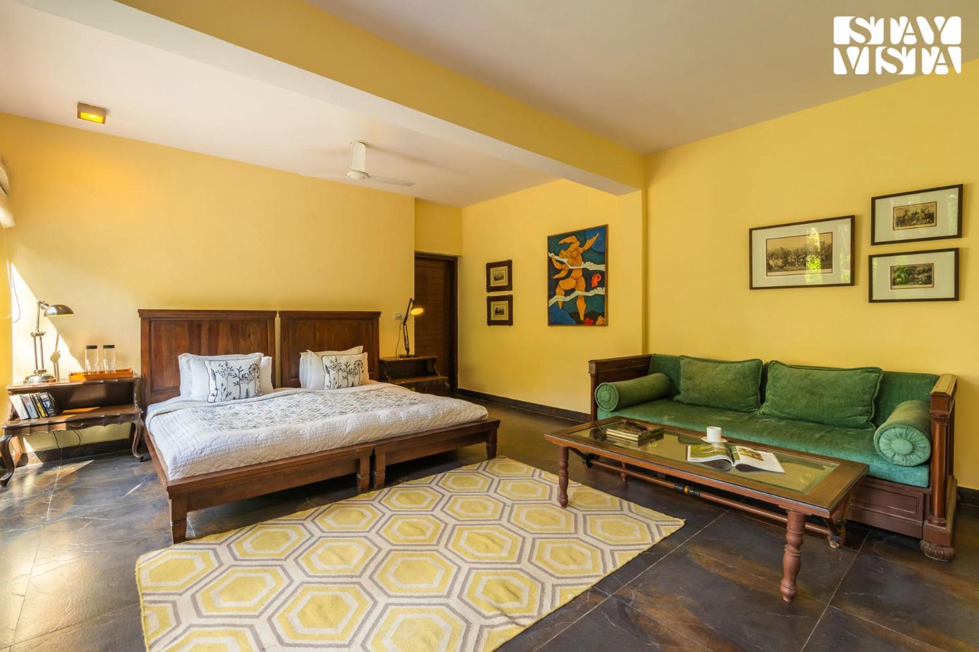 Stayvista At Hillcrest Villa With Valley View, Bonfire And Heater 카사울리 외부 사진